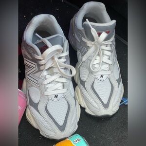 Women’s new balance 9060 barely used